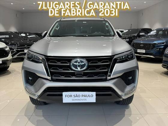 TOYOTA HILUX SW4 2.7 VVT-i FLEX SRV 7L 4X2 AUTOMÁTICO